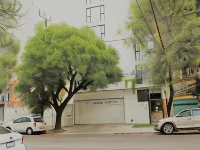 Condesa Suites Các khách sạn gần Lâu đài Chapultepec