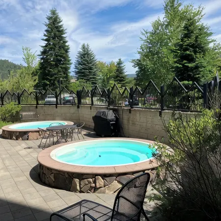 Silverside Chalet: Family-friendly 1BDRM condo next to the waterpark and gondola
