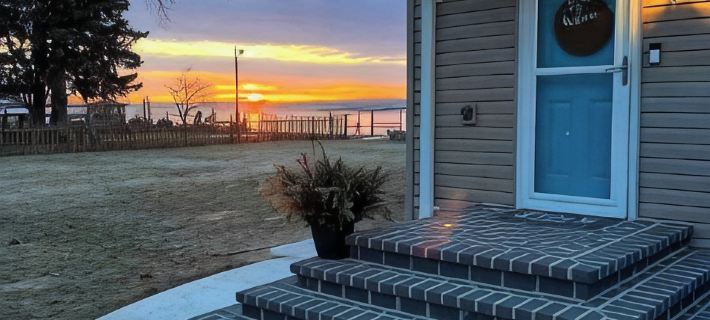Waterfront Lake House, Kayaks and Large Yard โรงแรมในออชคอช
