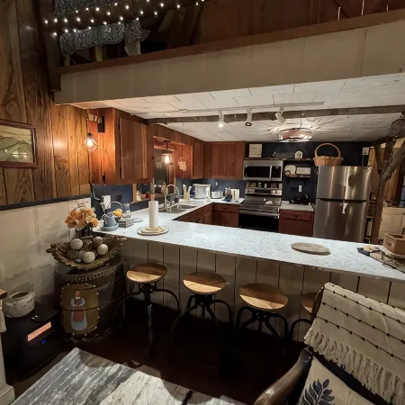 Quiet Cabin on Top of Mountain! Off the Grid Between Newland & Spruce Pine-Hwy19 Отели в г. Эйвери