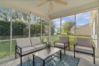 Updated 2 bedroom house The Villages, Walk to pool, 2 miles to SQ, Pet friendly - 4 estrellas