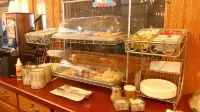 AmericInn by Wyndham Sturgeon Bay - breakfast