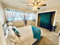 6 bedroom sleeps 22, Hot tub, and gorgeous view of Bear Lake, lots of amenities - 4-Star