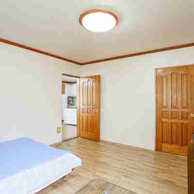 Danyang Gagok Yeoul Pension Rooms