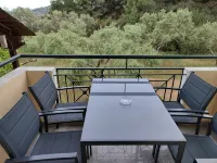 Nikos Apartments