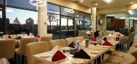 Executive Suites Hotel & Conference Center, Metro Vancouver - breakfast