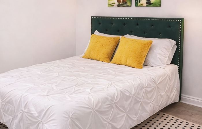 Private Suite W Bathroom & Laundry -Oshawa . Great for Out of Town Travellers