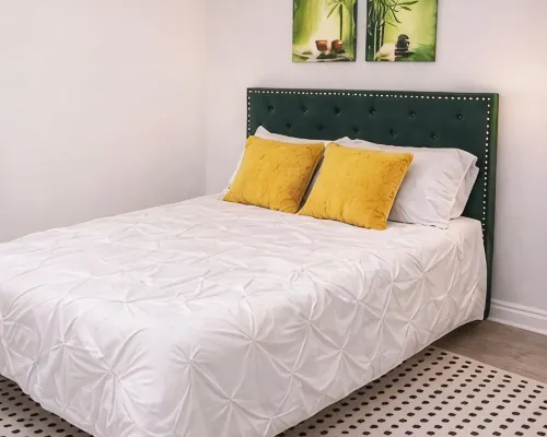 Private Suite W Bathroom & Laundry -Oshawa . Great for Out of Town Travellers Hotels in Oshawa