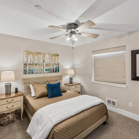 Relax in Spacious Comfort; Walk to Main St. and Trails. 30 Min to Crested Butte