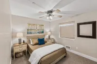 Relax in Spacious Comfort; Walk to Main St. and Trails. 30 Min to Crested Butte