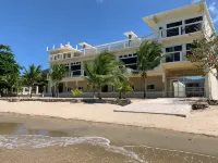 Trujillo Airport Beach Suites Hotele w: 