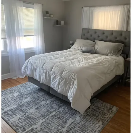 Townhouse Close to Downtown Newport & Beaches