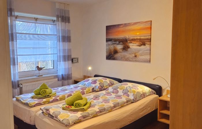 Cozy Vacation Apartment in Hooksiel - Barrier-Free - Incl. Beach Chair on the Beach