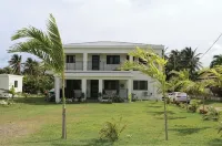 Charming and New 3-bedroom house in awesome Christiansted St.croix with AC, WiFi - Homestays