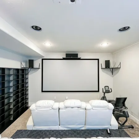 Cozy 6 bedroom home minutes from Rigby Lake