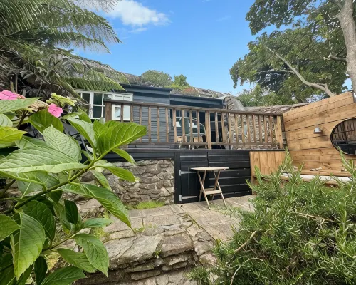 The Crow's Nest - A Cosy Village Cottage with Stunning Sea Views 토포인트 호텔