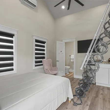 Charming 2-bedroom studio with WiFi, AC in the heart of downtown Bartlesville