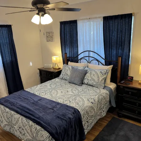 3-bedroom immaculate home in lovely Melbourne with WiFi, fitness room, AC