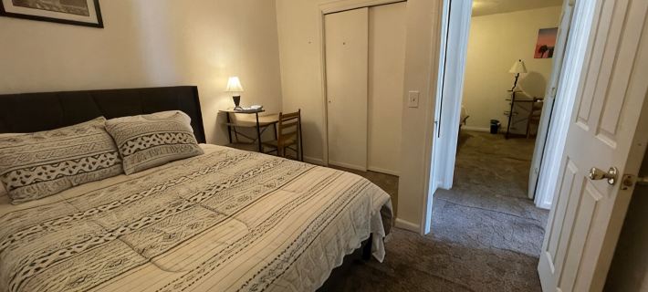 A charming 2BR home—better than a room—Vacation Condo No. 6, Near Spring River シャープのホテル