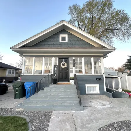 Our Little Villa! Near Freeway, ISU, & Hospital!