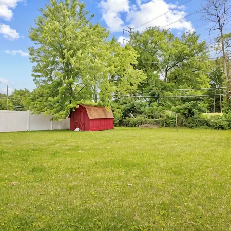 Cozy 3BR Getaway Pets OK + Fenced Yard