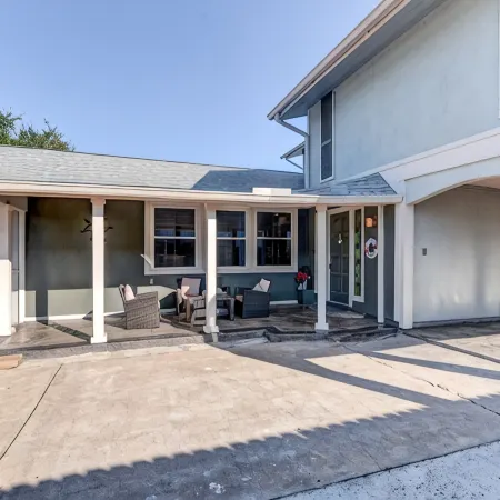 Paradise HomeSpacious 5-Bedroom House Sleeping 14,Heated Pool in Lovely Bacliff Hotels in Bacliff