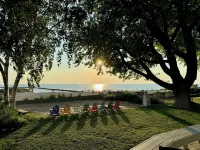 Beachfront Home on Lake Michigan beach. Spectacular sunsets, walk to downtown. - 4-Star