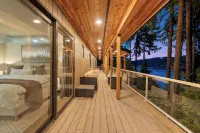 Lake front Glass house with Private Dock/Lake access/Kayak/Paddle board