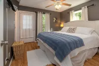 Cozy, Pet Friendly, Professional Host, Convenient Location - 3-Star