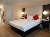 Tiki Resort - Lake George - Barer