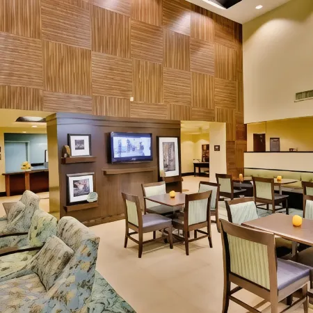 Hampton Inn & Suites Moreno Valley