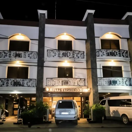 Roxas President's Inn