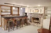 Hot Tub and Private Pool, 7 Bedroom, 4 Bathroom Home. Sleeps 16 comfortably. - Boutique