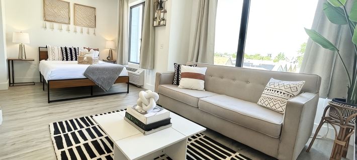 Boho Queen Studio Near NYC, Ewr, MetLife Hotels in Union County