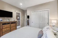 Lakefront Condo!  Close to Big Cedar, Thunder Ridge, Sdc, and Branson. Pool! - balcony