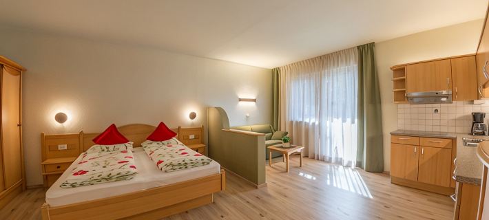Lovely studio with balcony in Obermais/Meran Hotele w: Merano