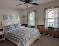 Lakefront Home with Saltwater Pool, Hot Tub, Firepit, Kayaks.  Pet Friendly - Pools