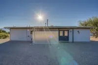 Private 2 Bedroom Mountain View Casita - Completely New in 2017 - Desert Setting - Private Pool