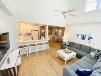 NEW lithium GOLF CARTS, Renovated and newly Furnished Welcome to Palm Paradise - Wi-Fi