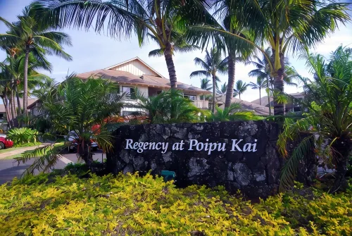 5 STAR!! Sleeps 8-10,3bd + loft, 3ba, A/C..5 minutes to beach,Spacious Condo. - Jacuzzi