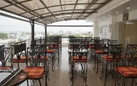 Dong Anh Hotel - 2-Star
