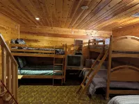 Doe Cabin Cozy Retreat Among the Pines Hoteles en Heber-Overgaard