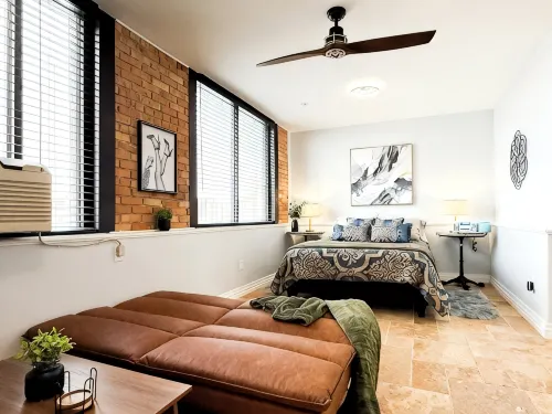 Historic Hideaway in The Virginia Grand - Downtown Idaho Falls - #303 - Homestays