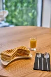 オミッド サルダーニャ ホテル - 朝食