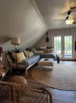 Heart of Old beach, outdoor porch overlooking the garden, - Condos