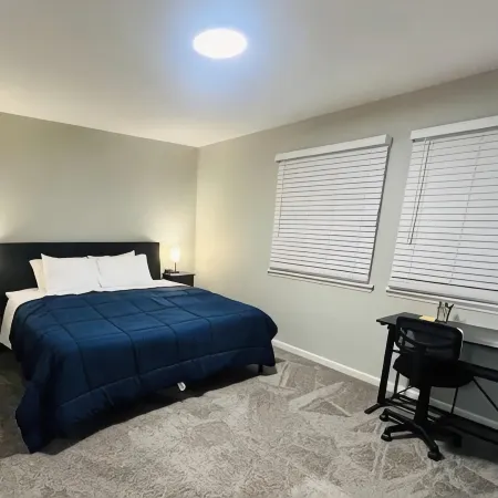 PROMO 10% WEEKLY 15% MONTHLYOFFCozy Family Retreat: King Beds, Garage, Fast WiFi