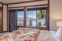 Luxury Re-modeled Lake Front, Stunning Views - Private beaches, piers, hiking