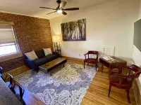 Main Street Retreats 104 Cozy, New Downtown Apt. 104