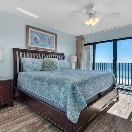 Directly on the Beach! Free Beach Service! Huntington by the Sea 307. End Unit!