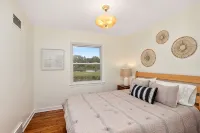 Lakefront Oasis: Hot Tub & Private Beach - Beach